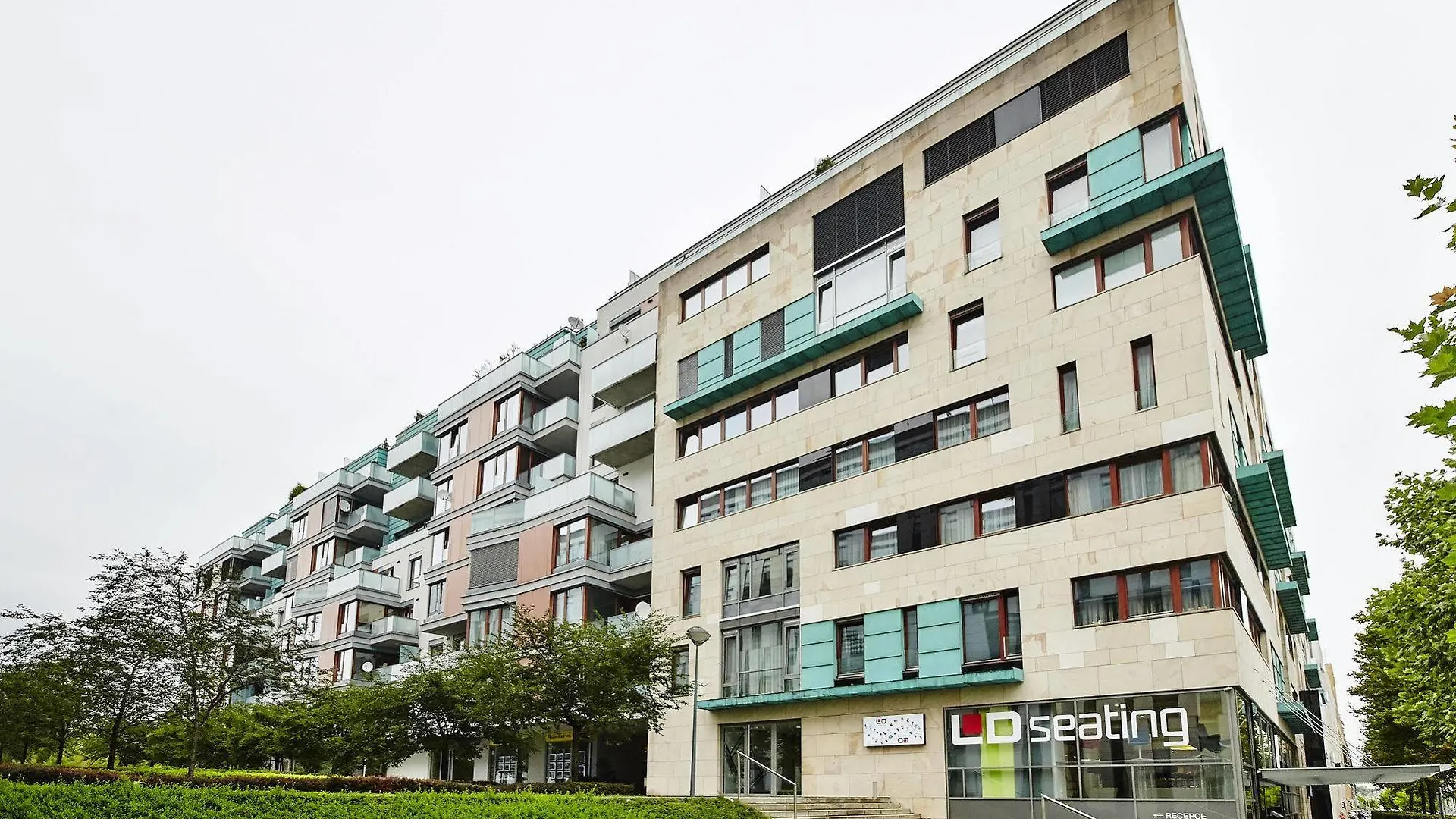 Waterfront Apartments Praga